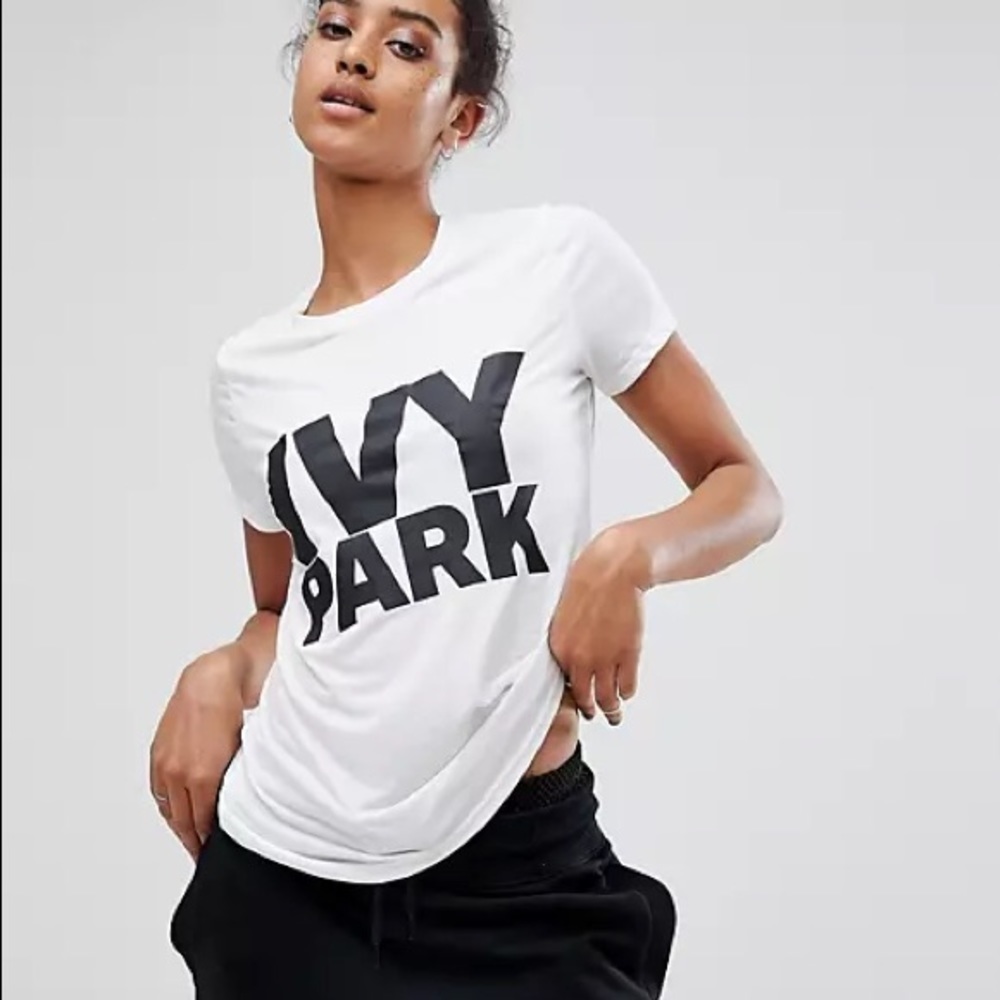 White Logo T-shirt | Size Small